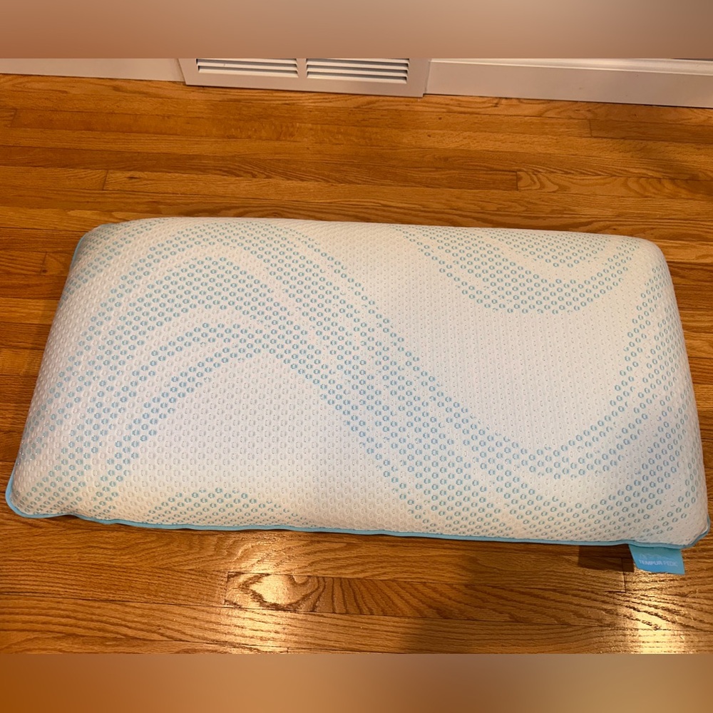 TEMPUR-Breeze King Pillow low
